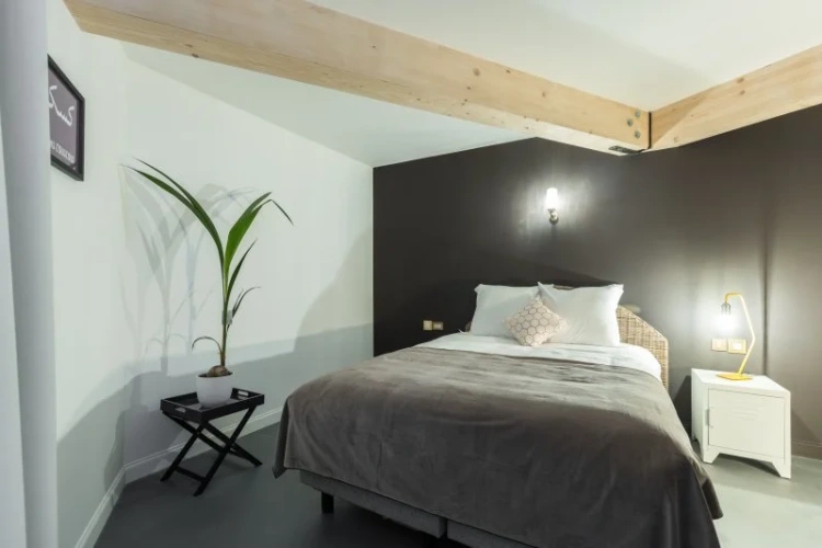 FOUR Apartment