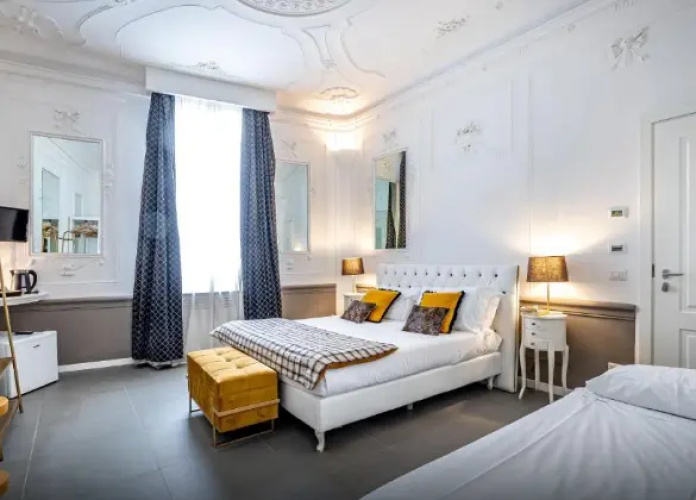 Standard Triple room