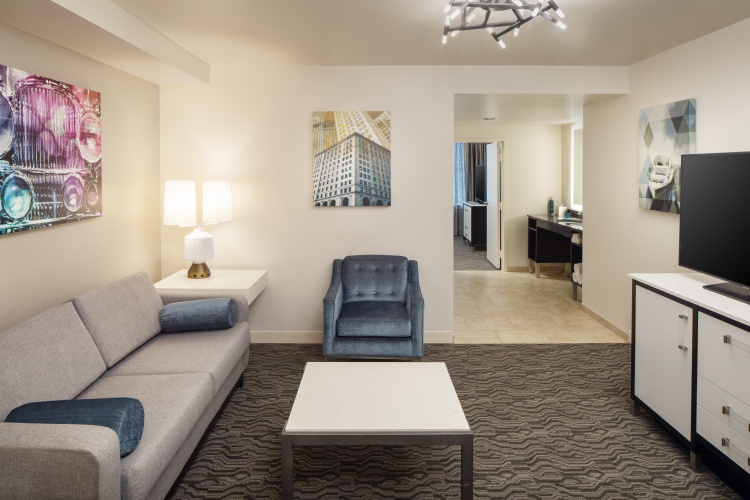 DoubleTree Suites by Hilton Hotel Detroit Downtown - Fort photo 11