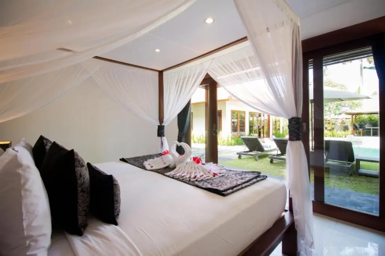 4 Bedrooms Villa
