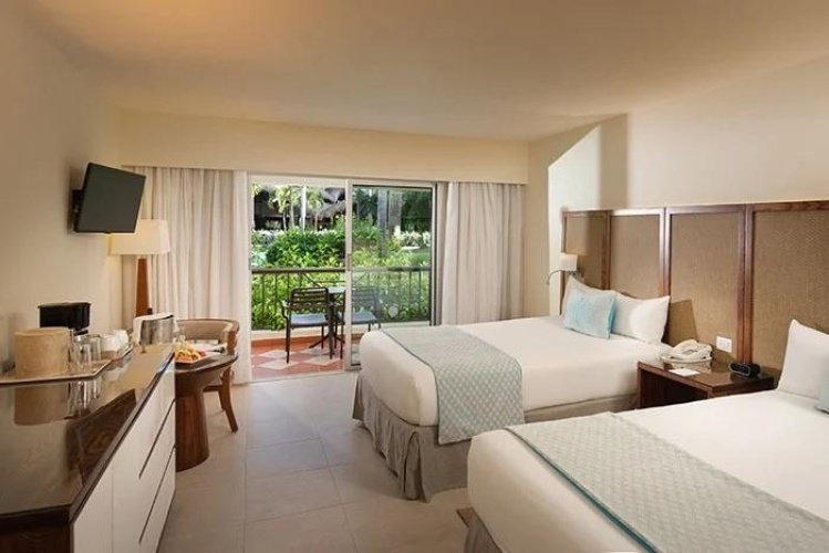 Tropical View Twin room
