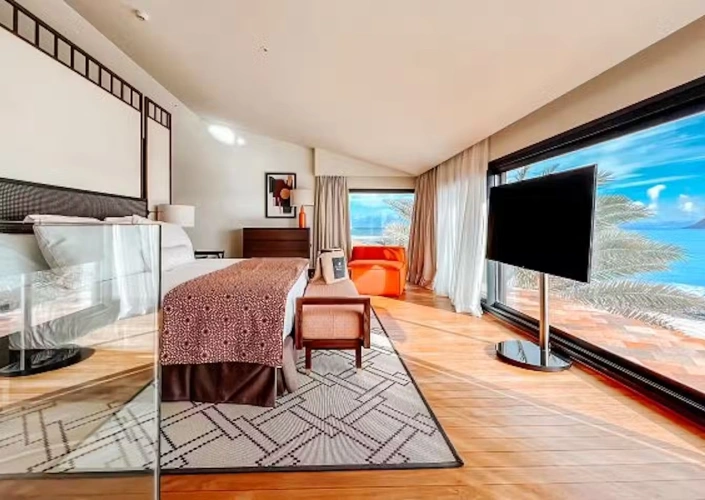 Preferred Club Penthouse Suite oceanfront