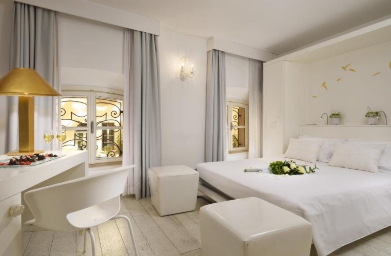Cyrus Suite