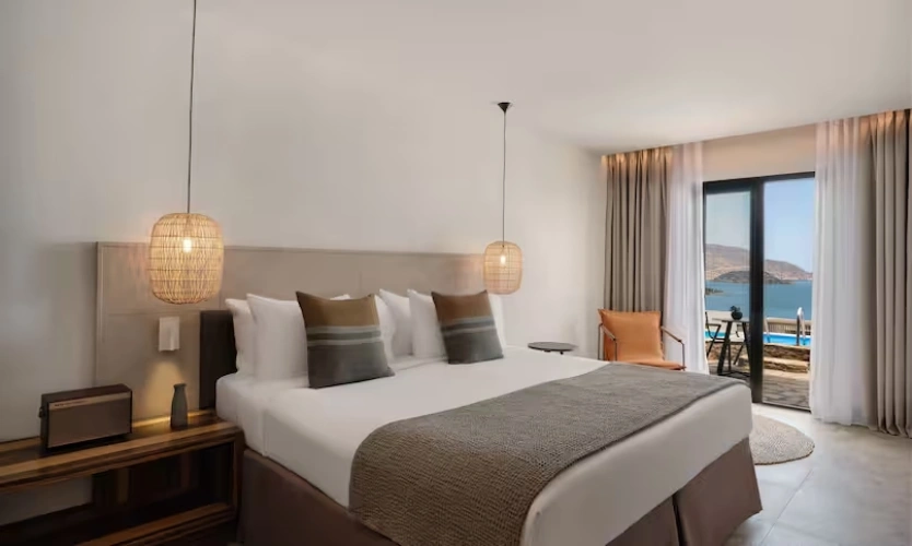 Sapphire Nest with Sharing Pool Double room