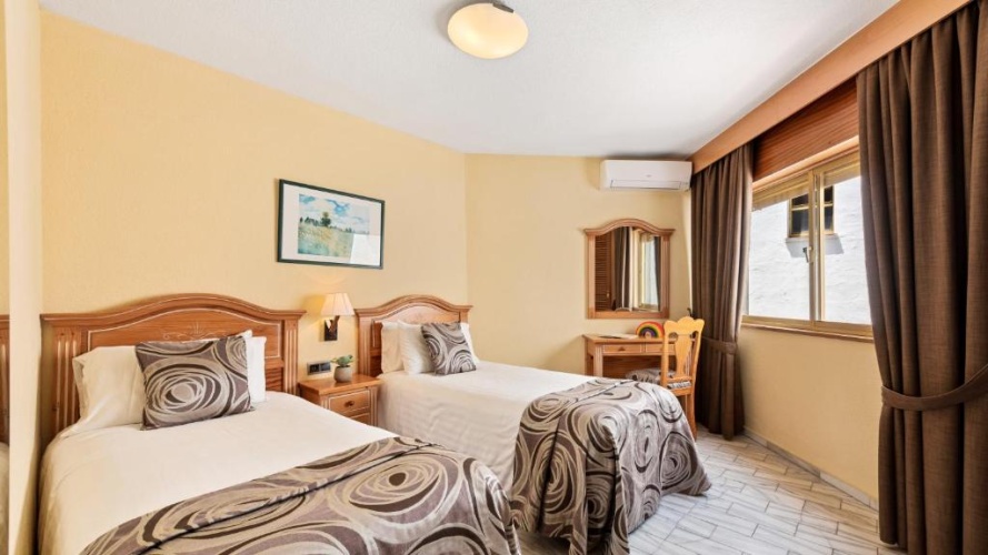 2 Bedrooms Superior Apartment with Terrace with partial sea view