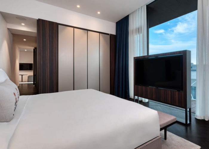 1 Bedroom Executive Double Suite with balcony and with street view