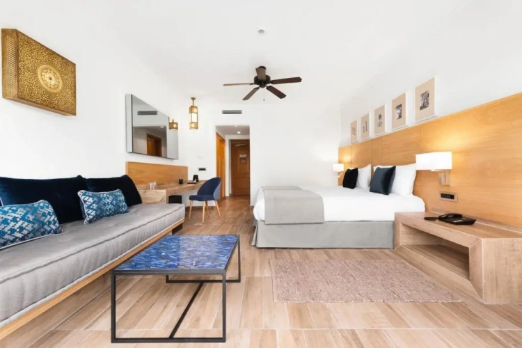 Twin room with pool view