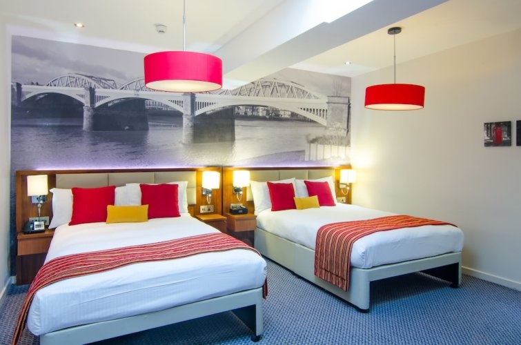 Triple room
