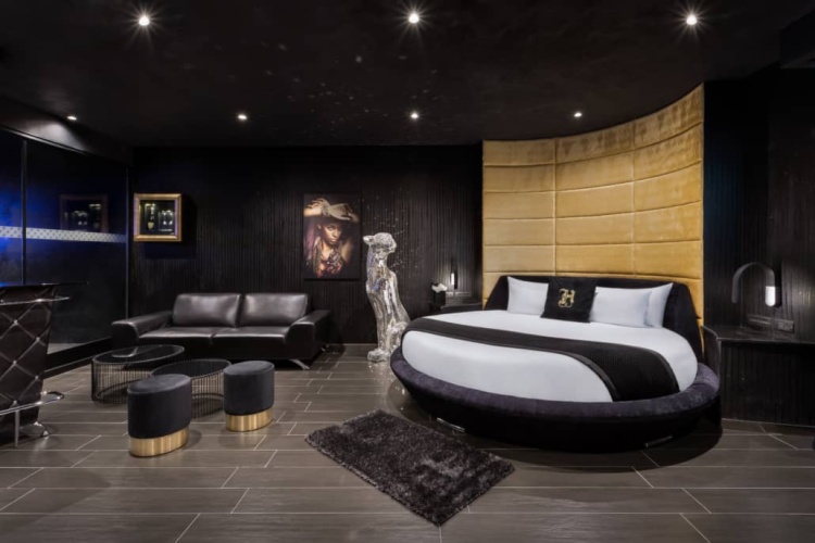 Signature Corner Double Suite