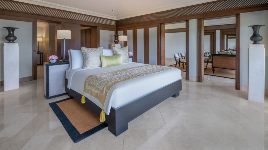 1 Bedroom Manor Double Suite with balcony and Garden view