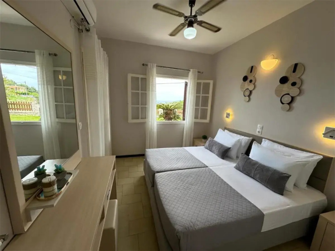 Nikos Apartments