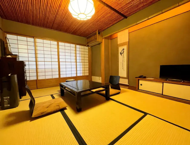 Standard JPN Road Side room with view of the Gion Cityscape