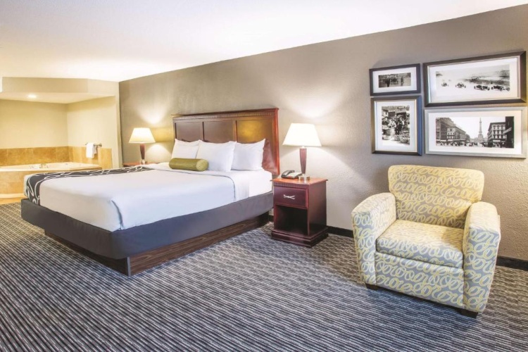 Whirlpool Double Suite