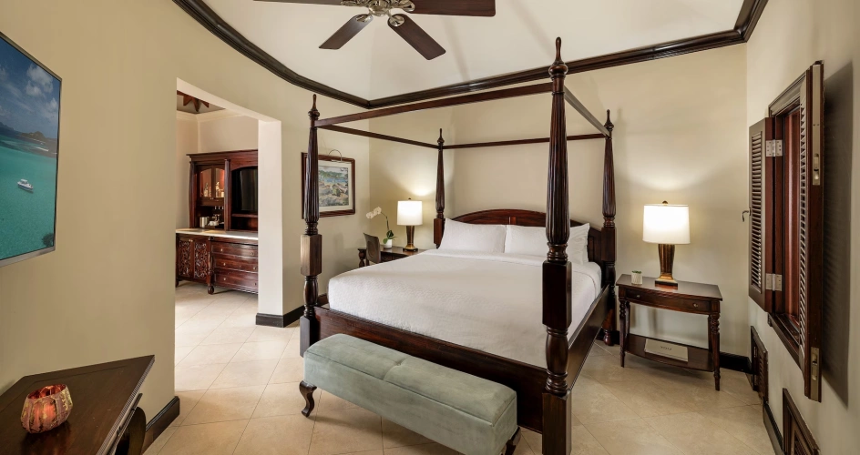 1 Bedroom Palm Grove Double Penthouse Butler Suite with ocean view