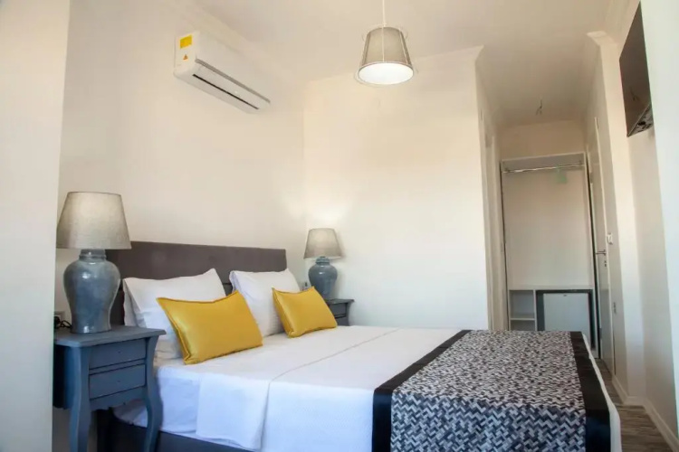Alacati Albatross Hotel