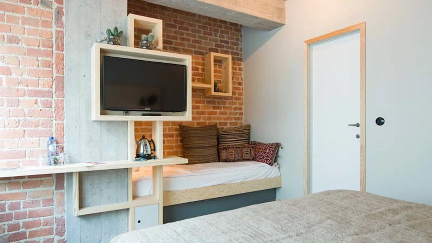 Hyper Triple room