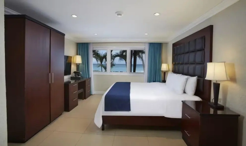 2 Bedrooms Suite Oceanfront