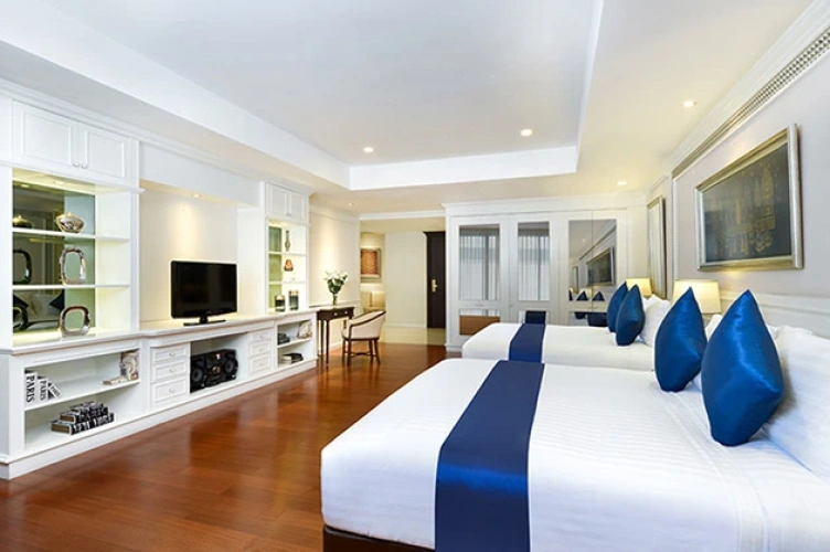 Family Quadruple Suite with river view