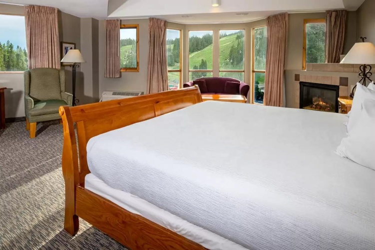 Double Suite with mountain view