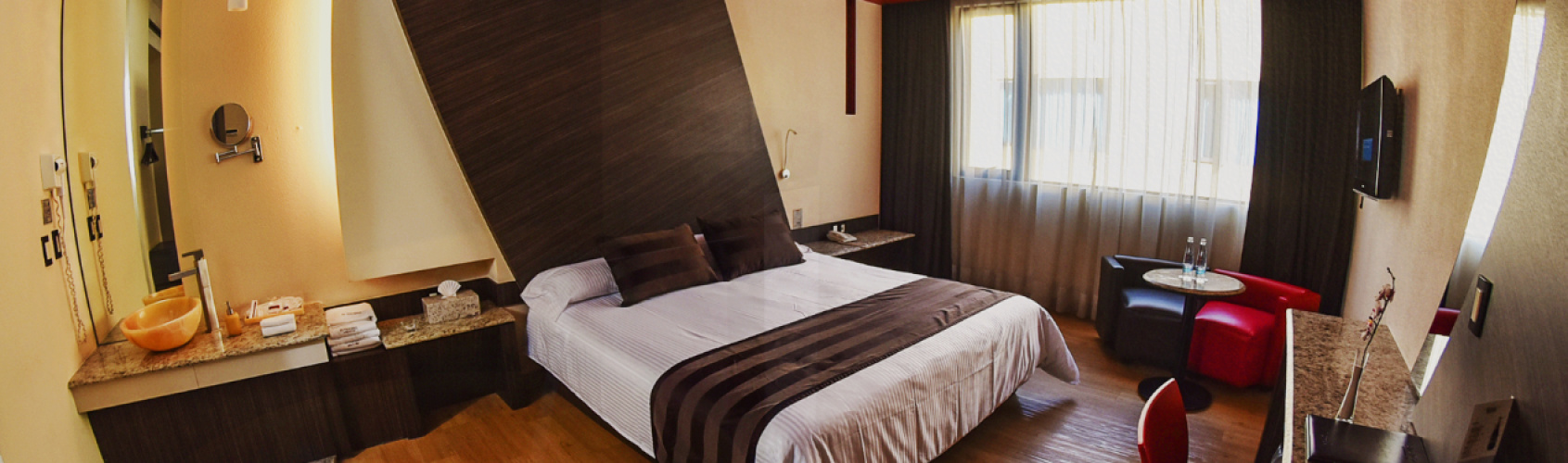 Sauna Jacuzzi Pool Double Suite
