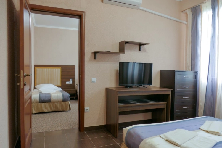 2 Bedrooms Standard (Building A) Quadruple room