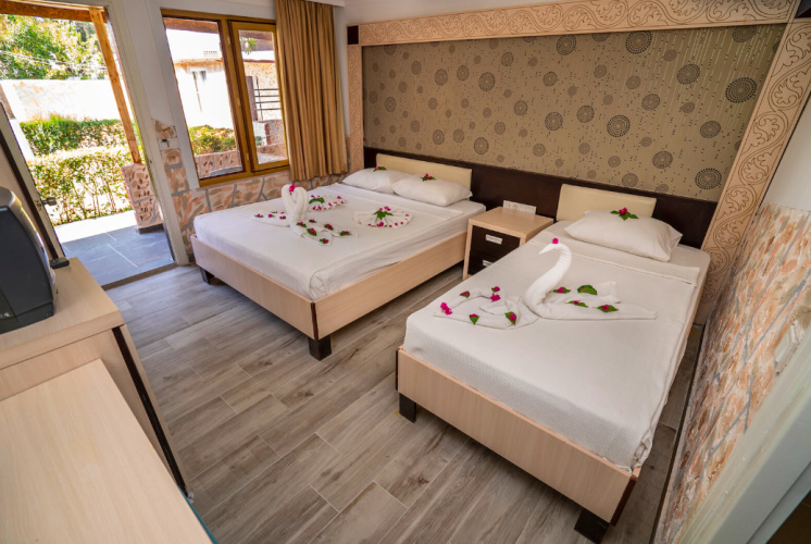 Garden Twin Club room