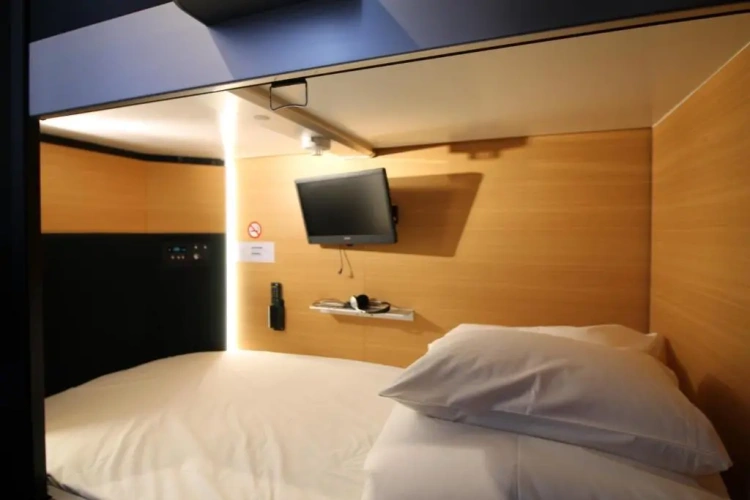 Private Double Capsule