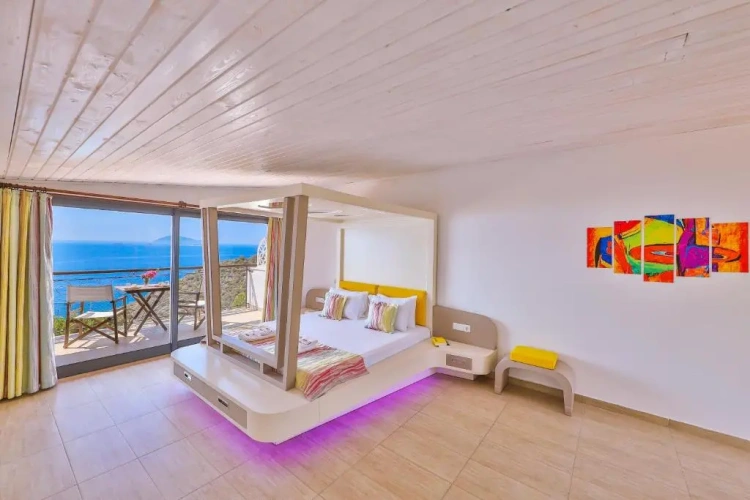 Superior Double room with balcony and with sea view