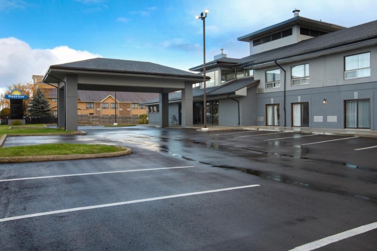 Days Inn By Wyndham Barrie photo 39