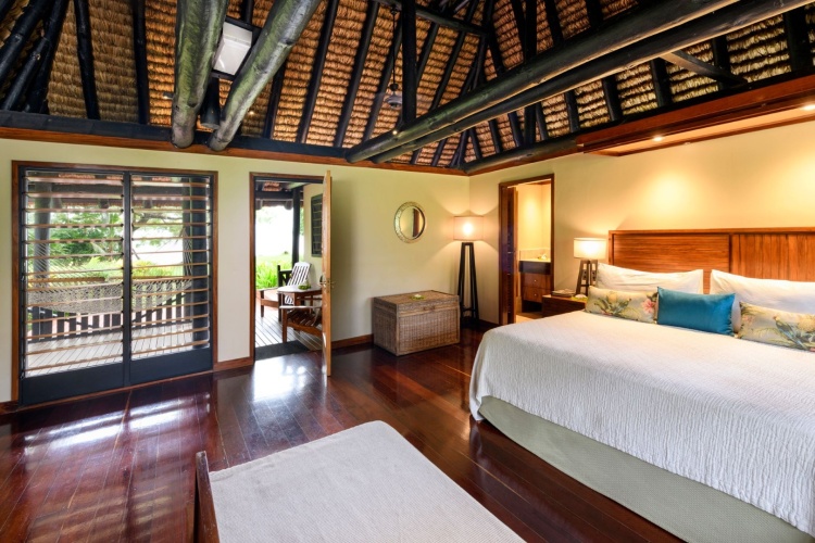 2 Bedrooms Bure oceanfront