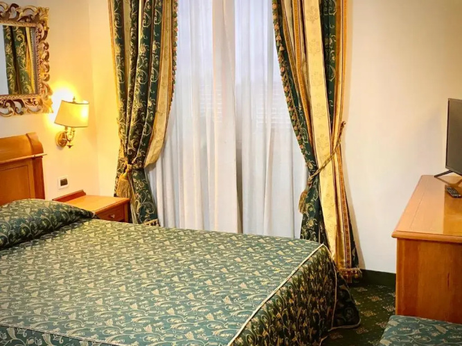 Champagne Palace Hotel