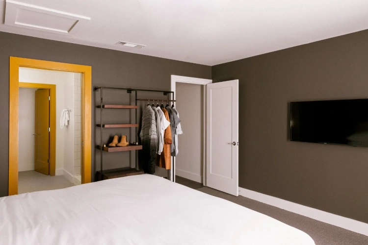 3 Bedrooms room