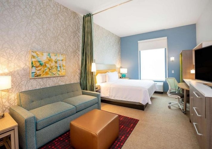 Hearing Accessible Double Suite