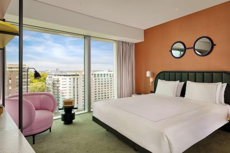 Art Double room Skyline View