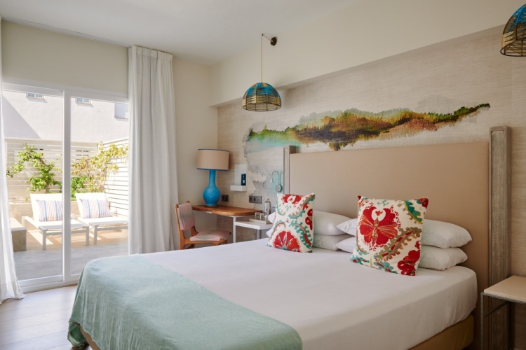Superior Pool for two Twin room