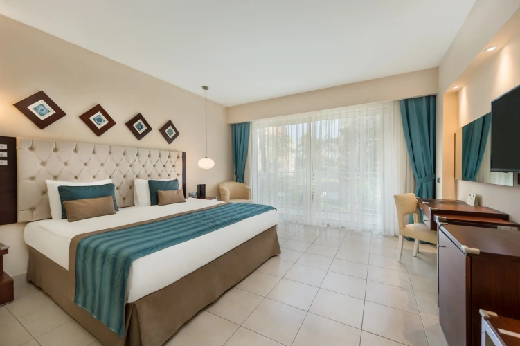 Deluxe Quadruple room with balcony