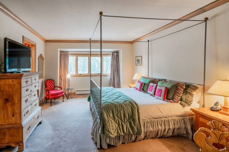 3 Bedrooms Basic Residence