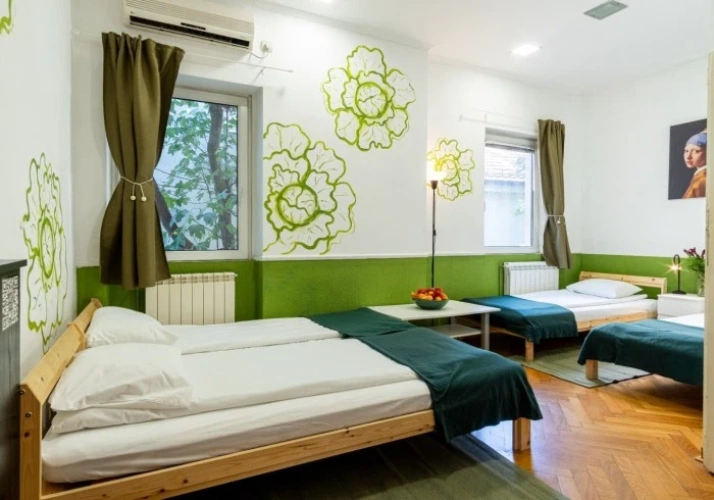 Apartment with Kitchenette