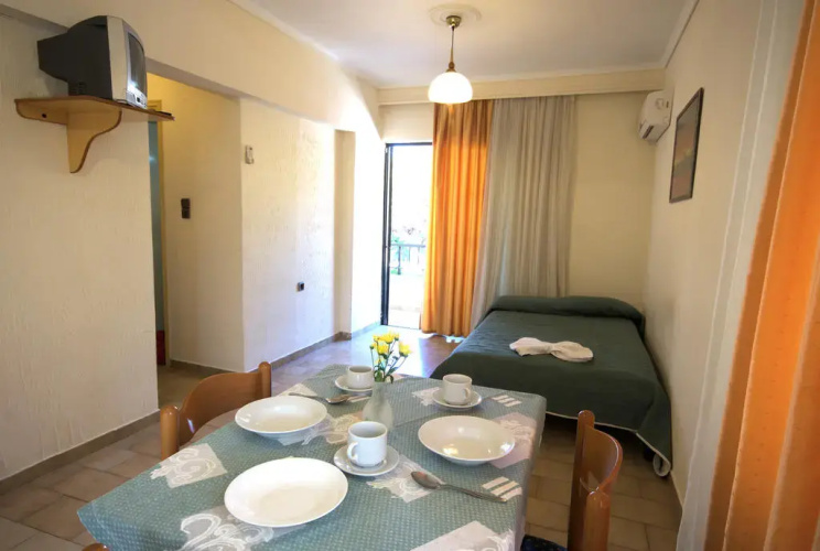Poseidon Hotel and Apartments
