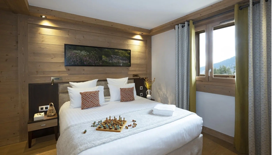 4 Bedrooms Apartment