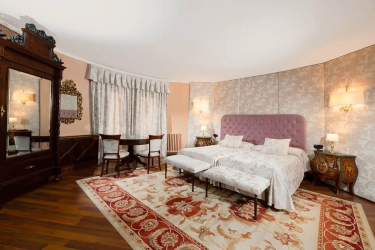 Imperial Double Suite with park view