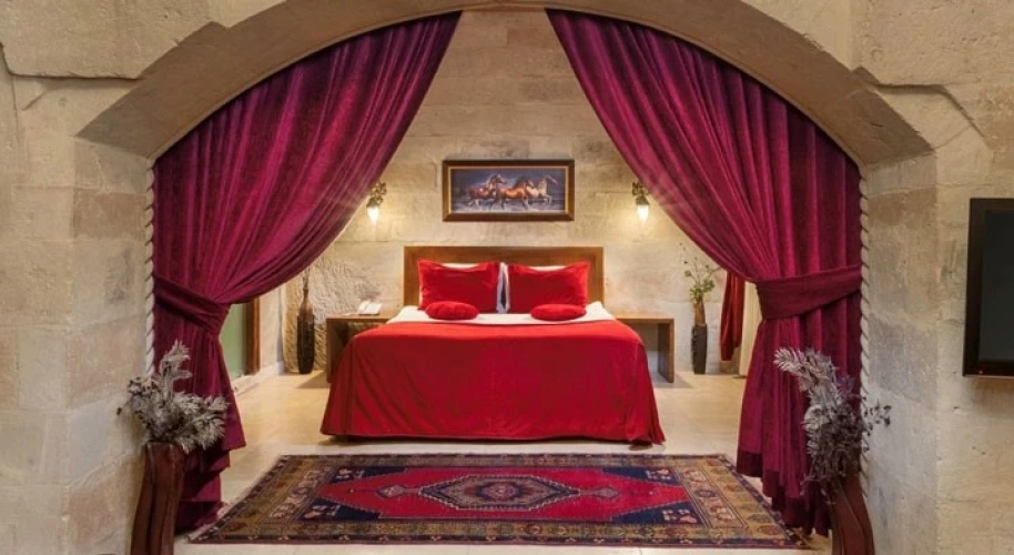 Double No. 110 Queen Jacuzzi Suite with balcony