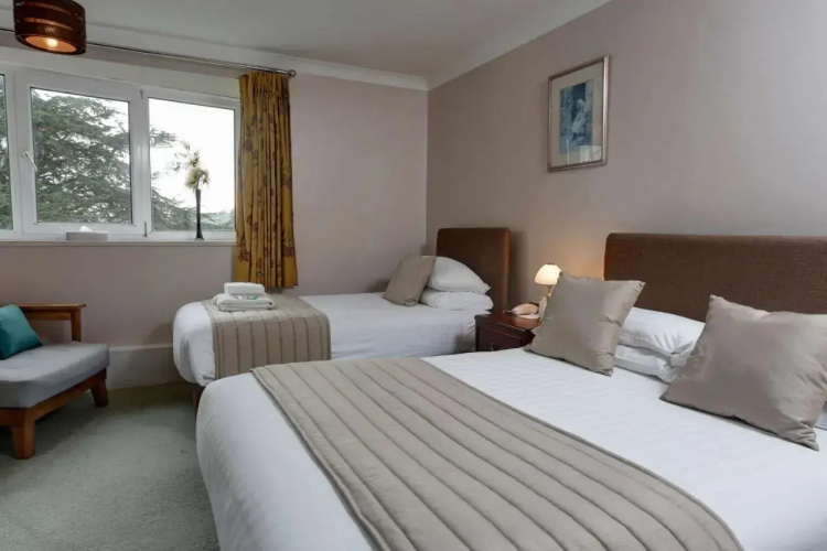Oaklands Hotel