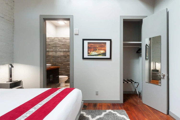 2 Bedrooms No. 3304 Suite
