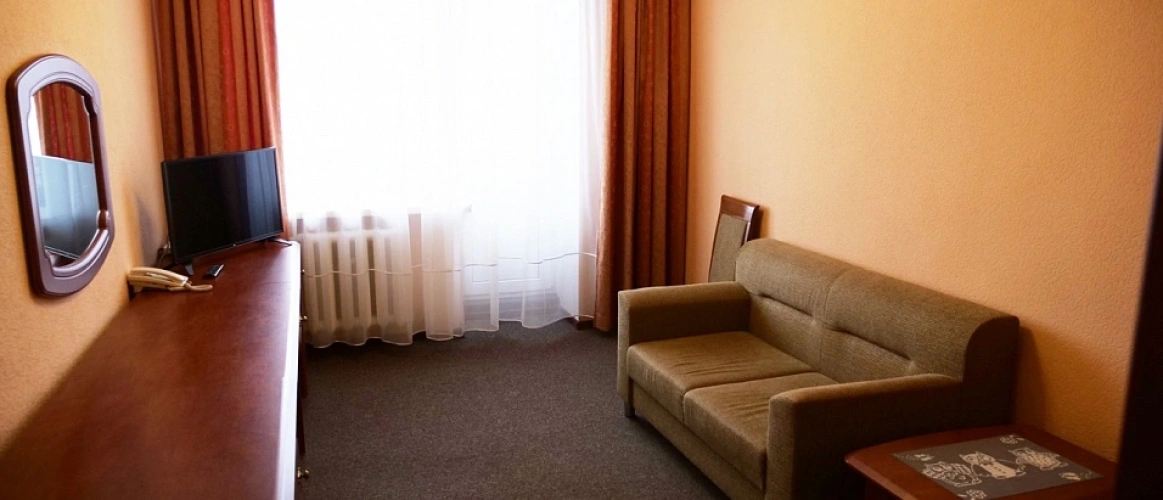 Standard Quadruple Suite