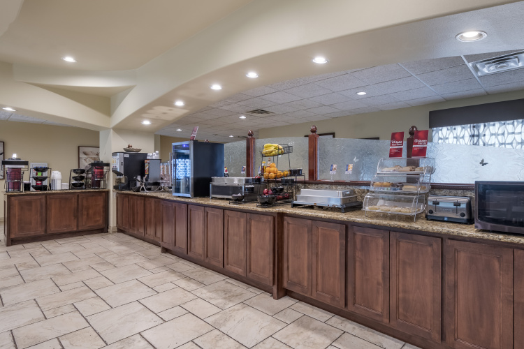 Best Western Plus Monica Royale Inn & Suites photo 18