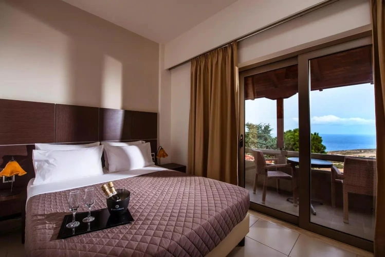 Deluxe Double Suite with sea view