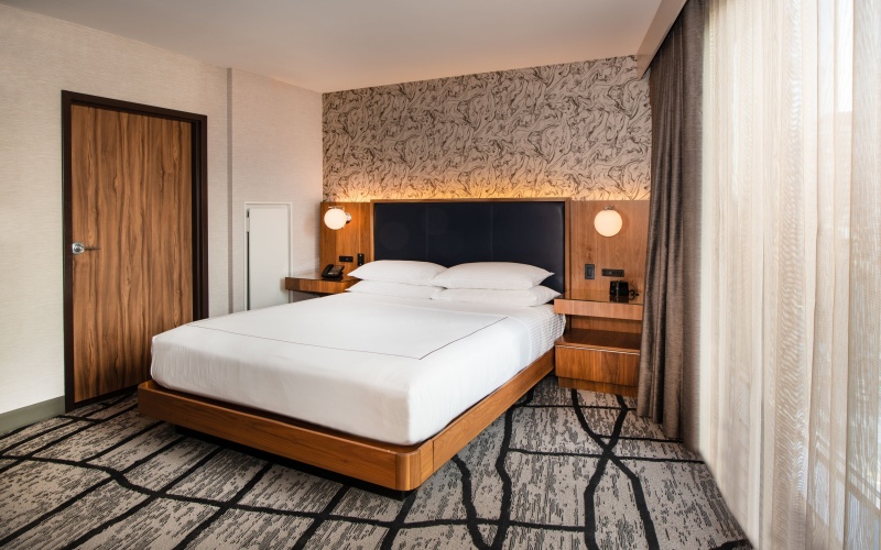 Corner Double room with city view