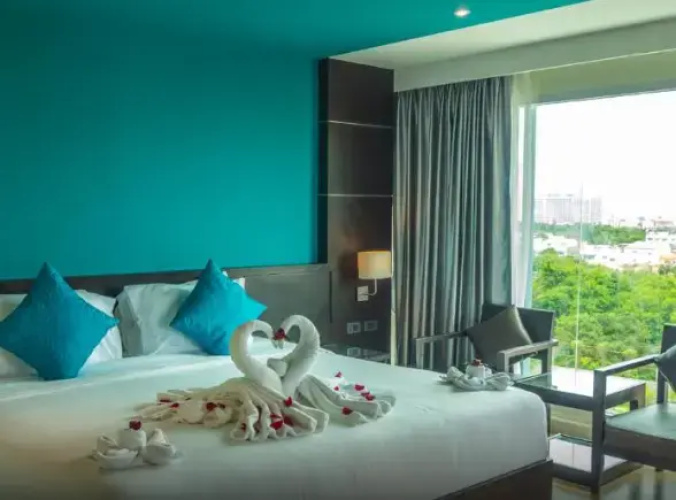 Grand Premium Double room with city view