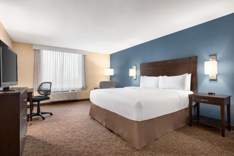Deluxe Double room with city view